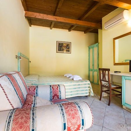 Bed&Breakfast Villa Valente Tragliatella エクステリア 写真